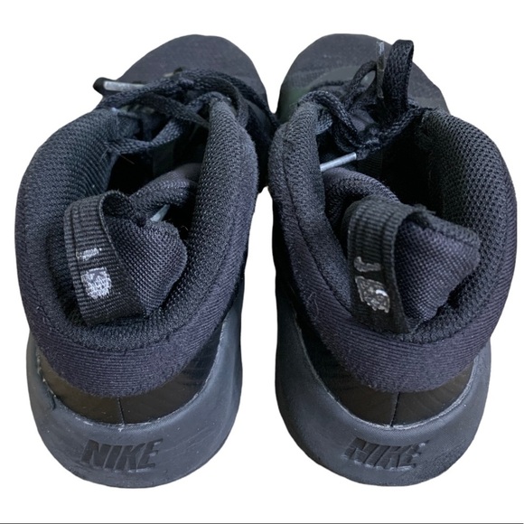 NIKE Team Hustle Size 4 Basketball Sneakers Black Size 4 - Picture 5 of 11